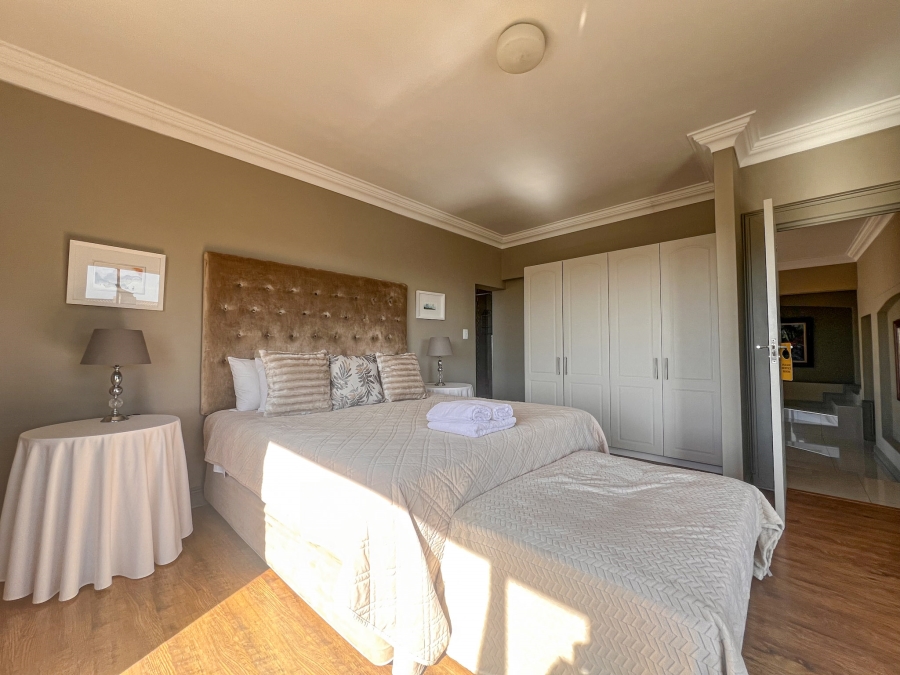 9 Bedroom Property for Sale in Myburgh Park Western Cape
